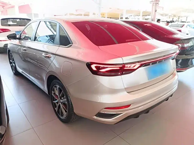 Geely Emgrand — Фото автомобиля 4