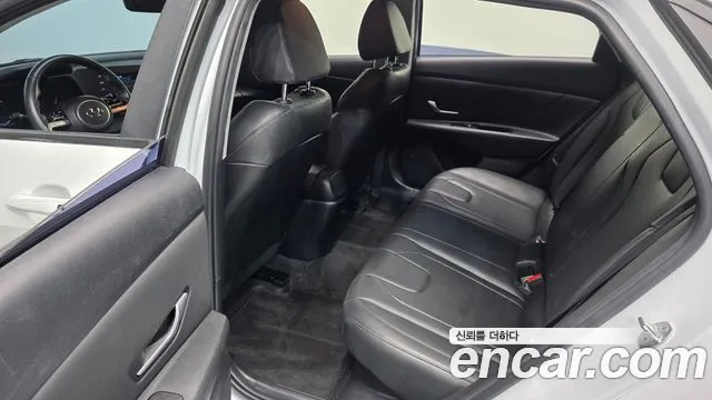 Hyundai Avante CN7 — Фото автомобиля 12