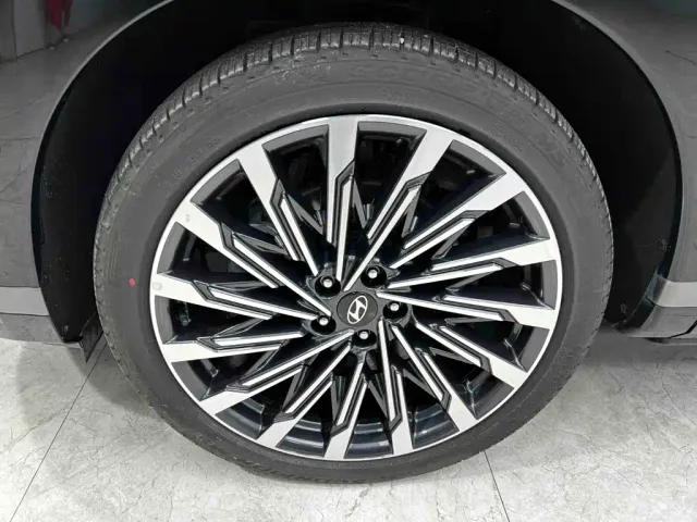 Hyundai Santa Fe — Фото автомобиля 27