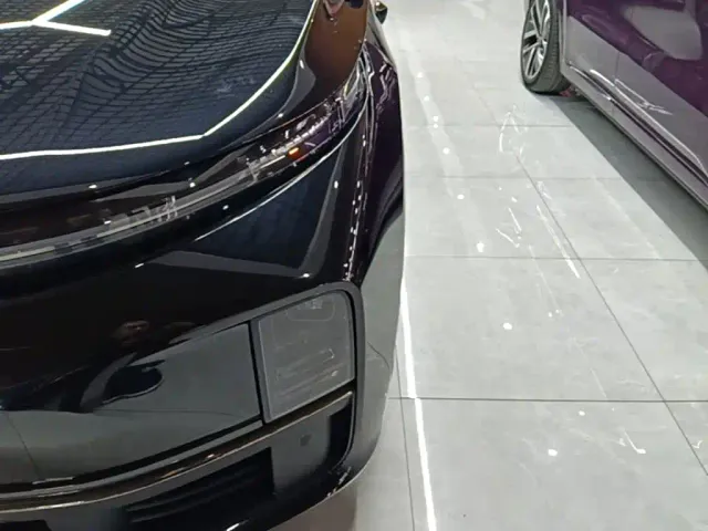 Li Auto L7 — Фото автомобиля 23