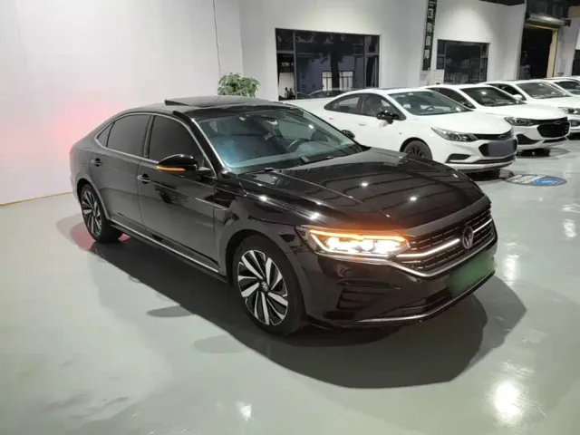 Volkswagen Passat — Фото автомобиля 3