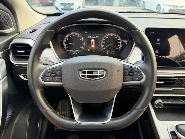 Geely Binyue — Фото автомобиля 10