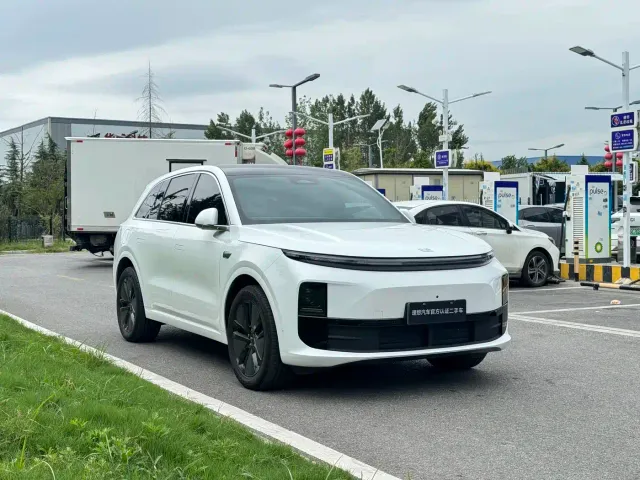 Li Auto L6 — Фото автомобиля 3