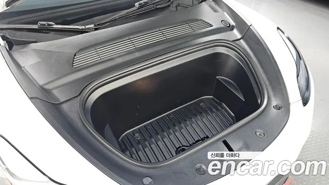 Tesla Model Y — Фото автомобиля 6