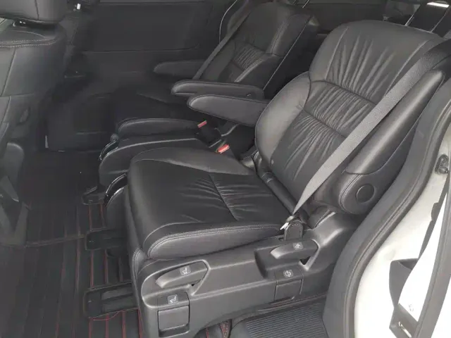 Honda Odyssey — Фото автомобиля 11