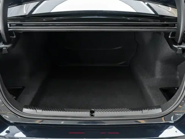 BMW 5 Series — Фото автомобиля 12
