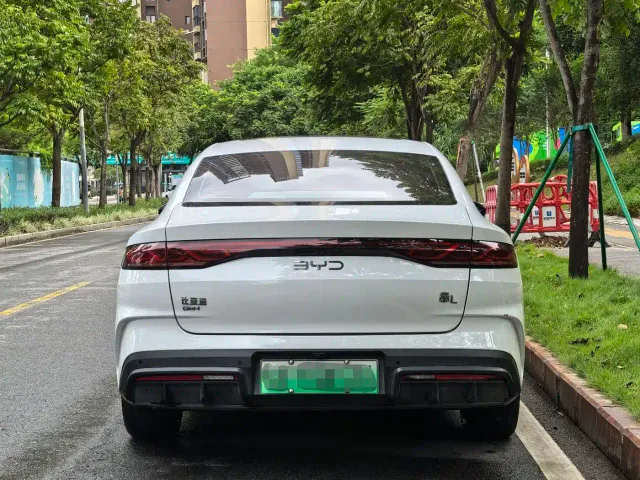 BYD Qin L — Фото автомобиля 4