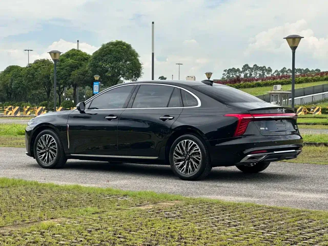 Hongqi H5 — Фото автомобиля 7