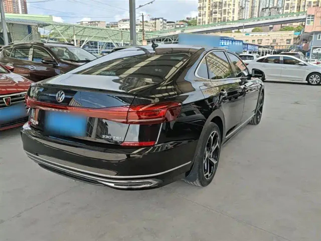 Volkswagen Passat — Фото автомобиля 6