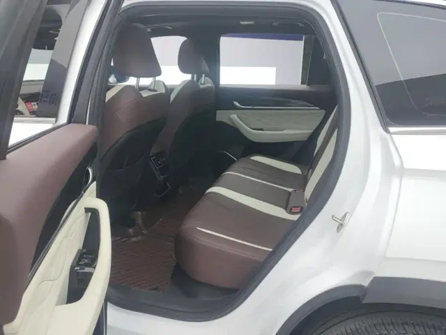 Geely Xingyue L — Фото автомобиля 11