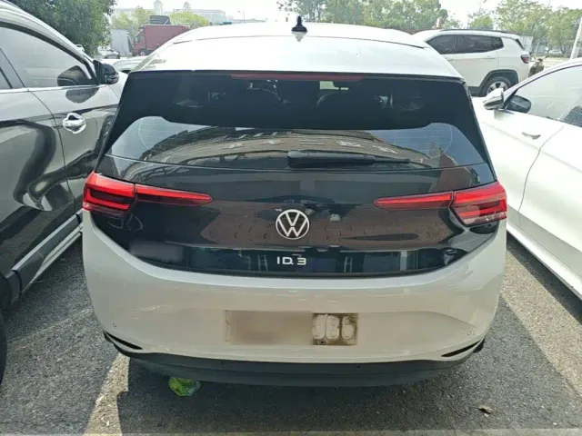 Volkswagen ID.3 — Фото автомобиля 5