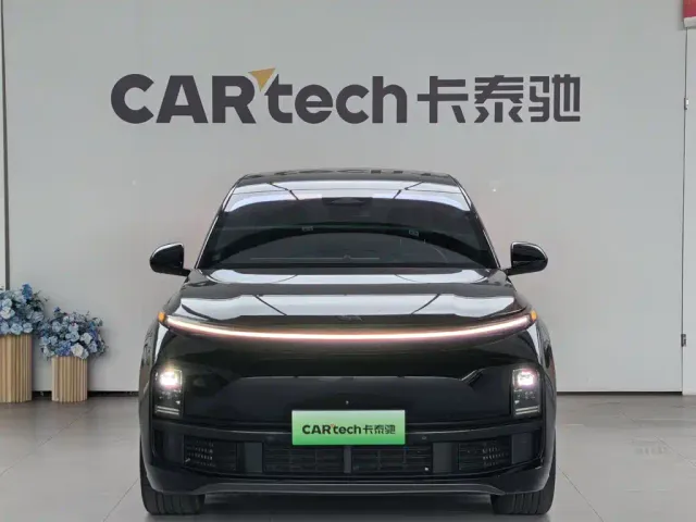 Li Auto L8 — Фото автомобиля 3