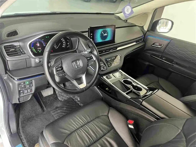 Honda Elysion — Фото автомобиля 24