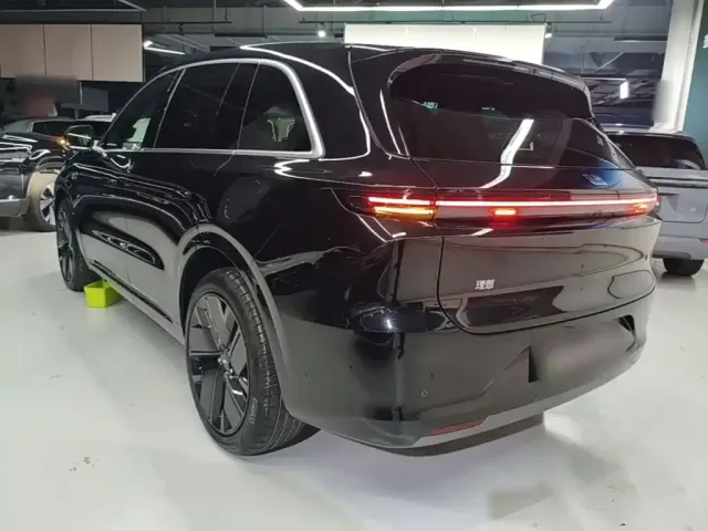 Li Auto L6 — Фото автомобиля 4