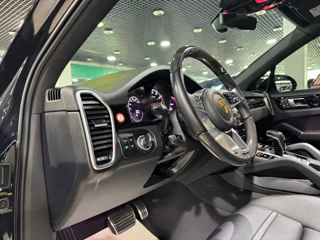 Porsche Cayenne — Фото автомобиля 13