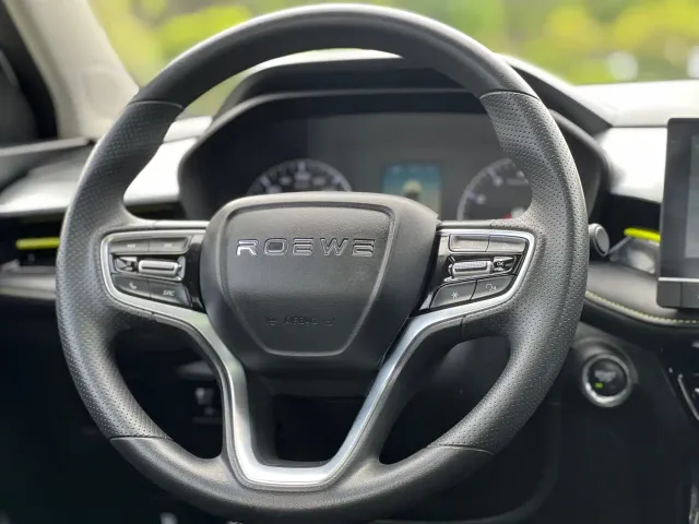 Roewe i5 — Фото автомобиля 28