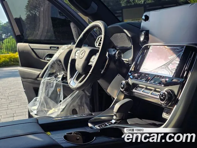 Lexus LX — Фото автомобиля 12