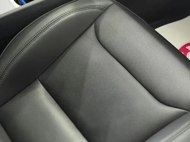 Tesla Model 3 — Фото автомобиля 16