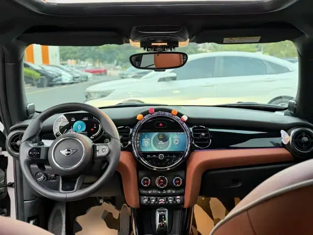 MINI Hatch — Фото автомобиля 9