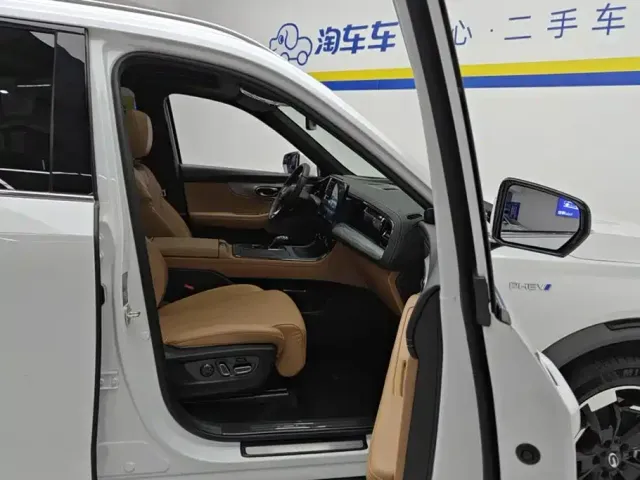 GAC Trumpchi Trumpchi ES9 2024 Model PHEV 143km Traveller Max — Фото автомобиля 8
