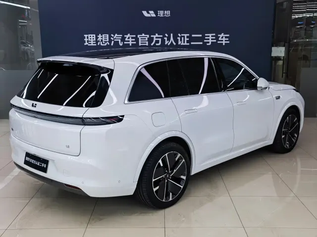Li Auto L8 — Фото автомобиля 7