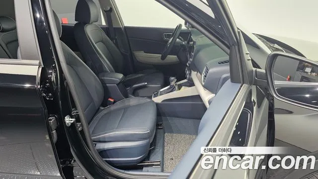 Hyundai Venue — Фото автомобиля 9