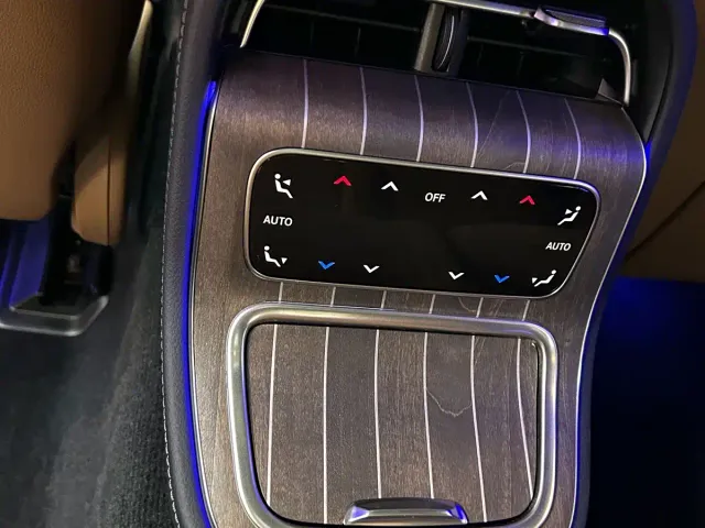 Mercedes-Benz E-Class — Фото автомобиля 9
