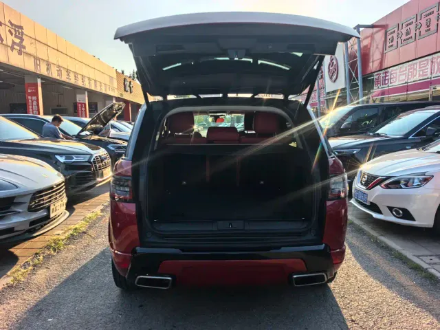 Land Rover Range Rover Sport — Фото автомобиля 17