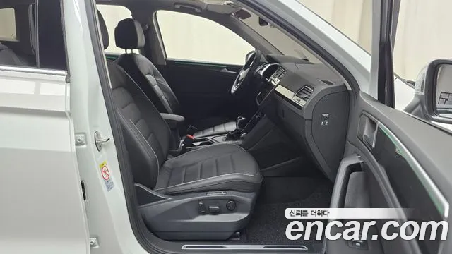 Volkswagen Tiguan Tiguan 2 поколение 2.0 TDI Prestige — Фото автомобиля 24