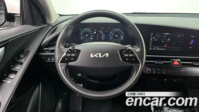 Kia Niro — Фото автомобиля 22