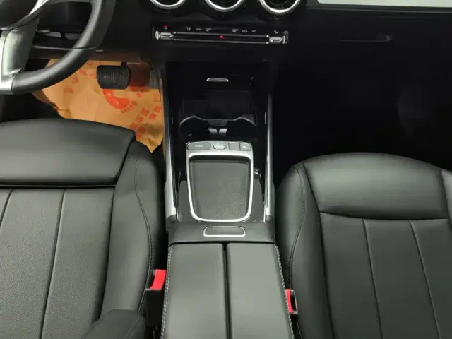 Mercedes-Benz GLB-Class — Фото автомобиля 16