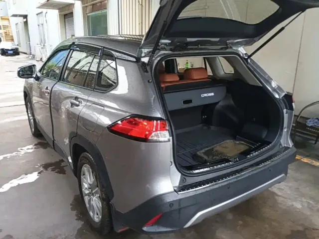 Toyota Corolla Cross — Фото автомобиля 4
