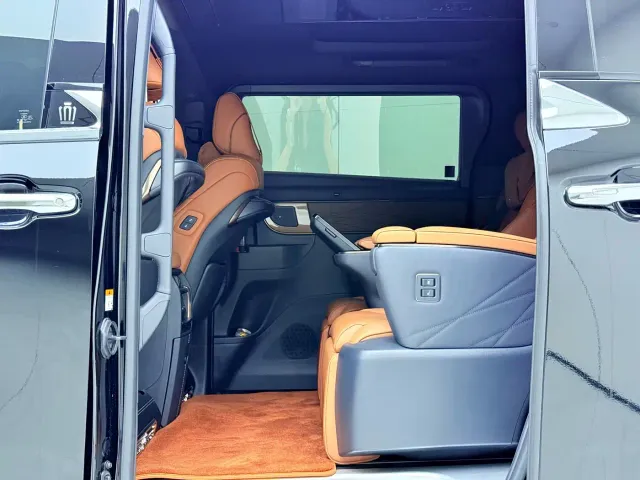 Toyota Vellfire — Фото автомобиля 8