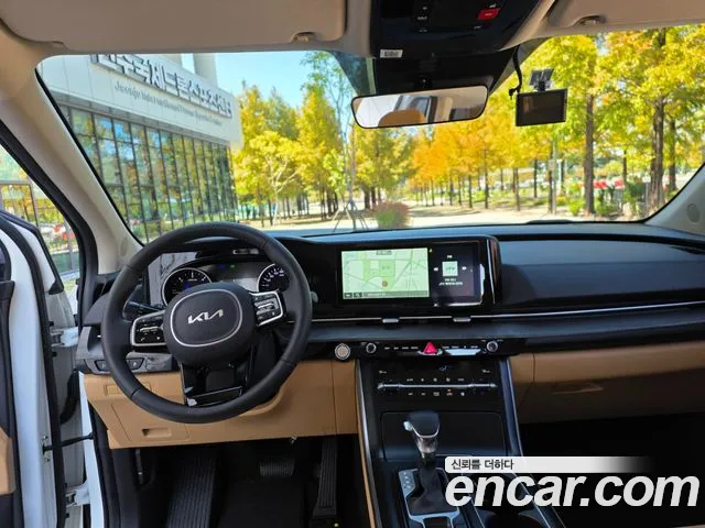 Kia Carnival Generation 4 — Фото автомобиля 9