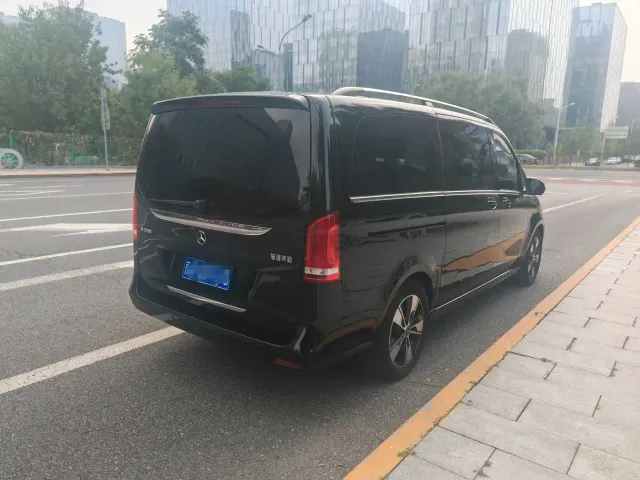Mercedes-Benz V-Class — Фото автомобиля 4