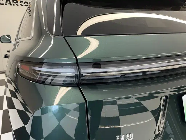 Li Auto L7 — Фото автомобиля 10