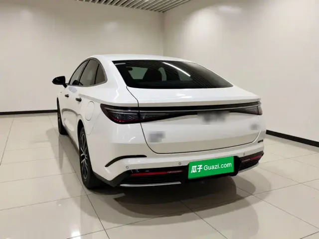 BYD Seal 07 DM-i — Фото автомобиля 4