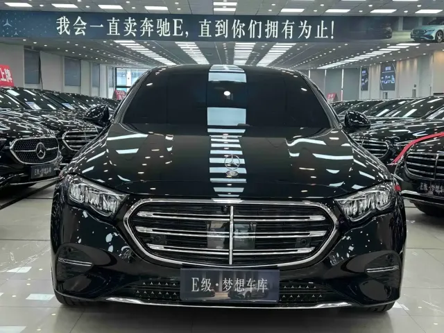 Фотография автомобиля — Mercedes-Benz E-Class