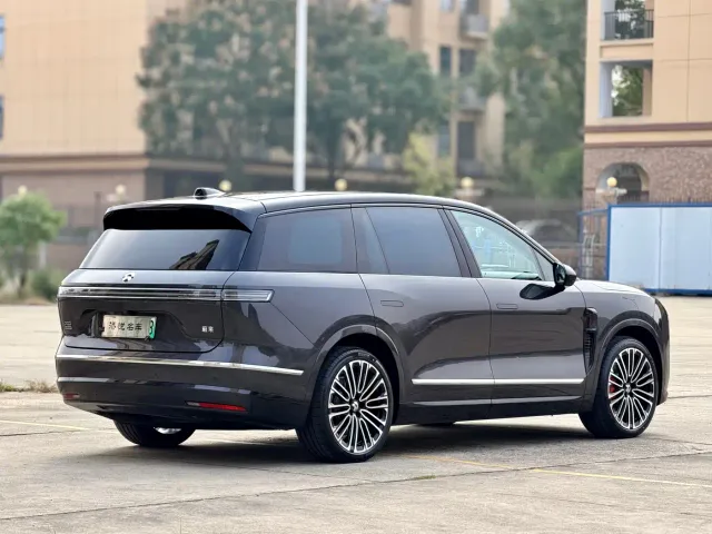 Nio ES8 — Фото автомобиля 7