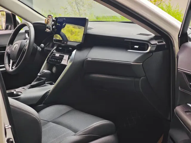 Toyota Harrier — Фото автомобиля 10
