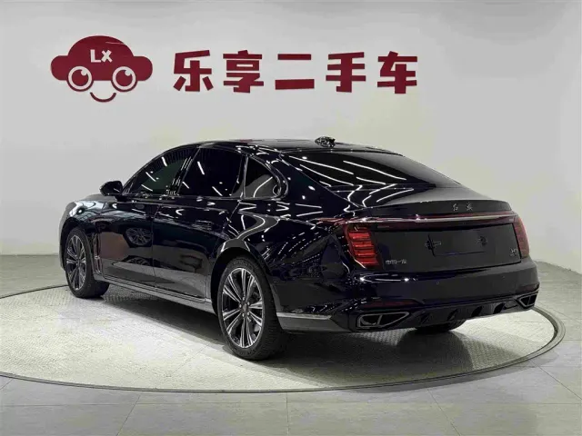 Hongqi H9 — Фото автомобиля 3