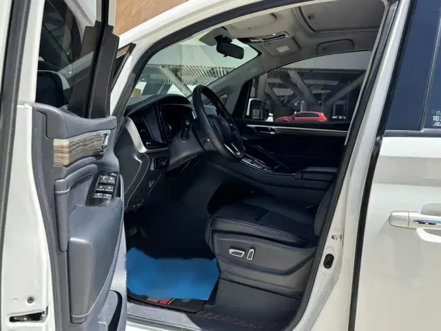 GAC Trumpchi M8 — Фото автомобиля 13