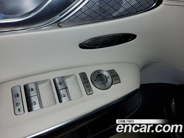 Genesis GV70 — Фото автомобиля 18