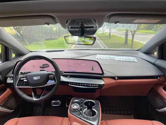 Cadillac Optiq — Фото автомобиля 5