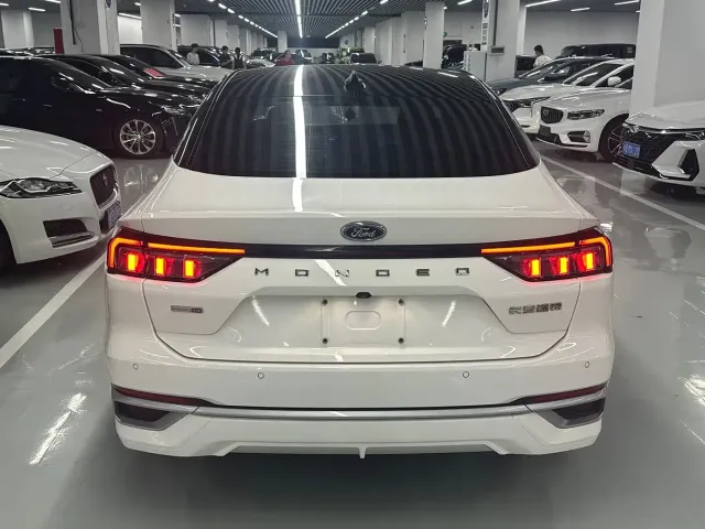 Ford Mondeo — Фото автомобиля 15