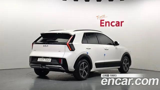 Kia Niro Generation 2 — Фото автомобиля 2