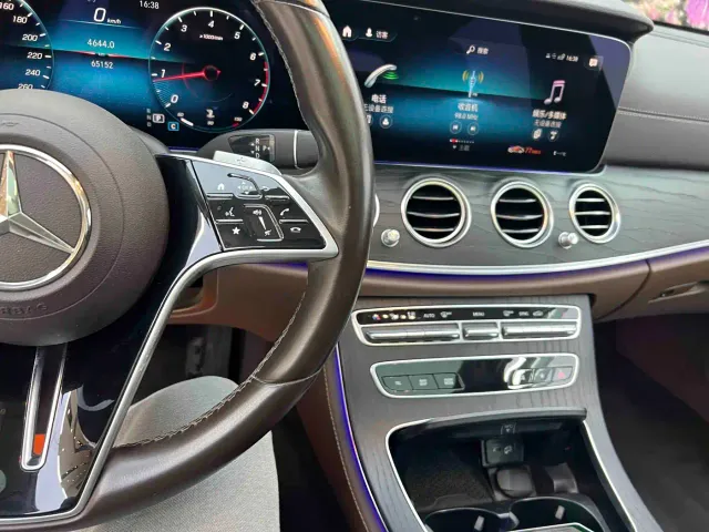 Mercedes-Benz E-Class — Фото автомобиля 14