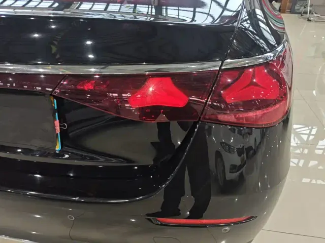 Mercedes-Benz E-Class — Фото автомобиля 7