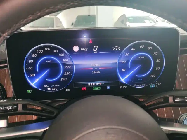 Mercedes-Benz EQE SUV — Фото автомобиля 11