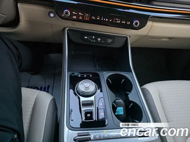 Kia Carnival Generation 4 — Фото автомобиля 9